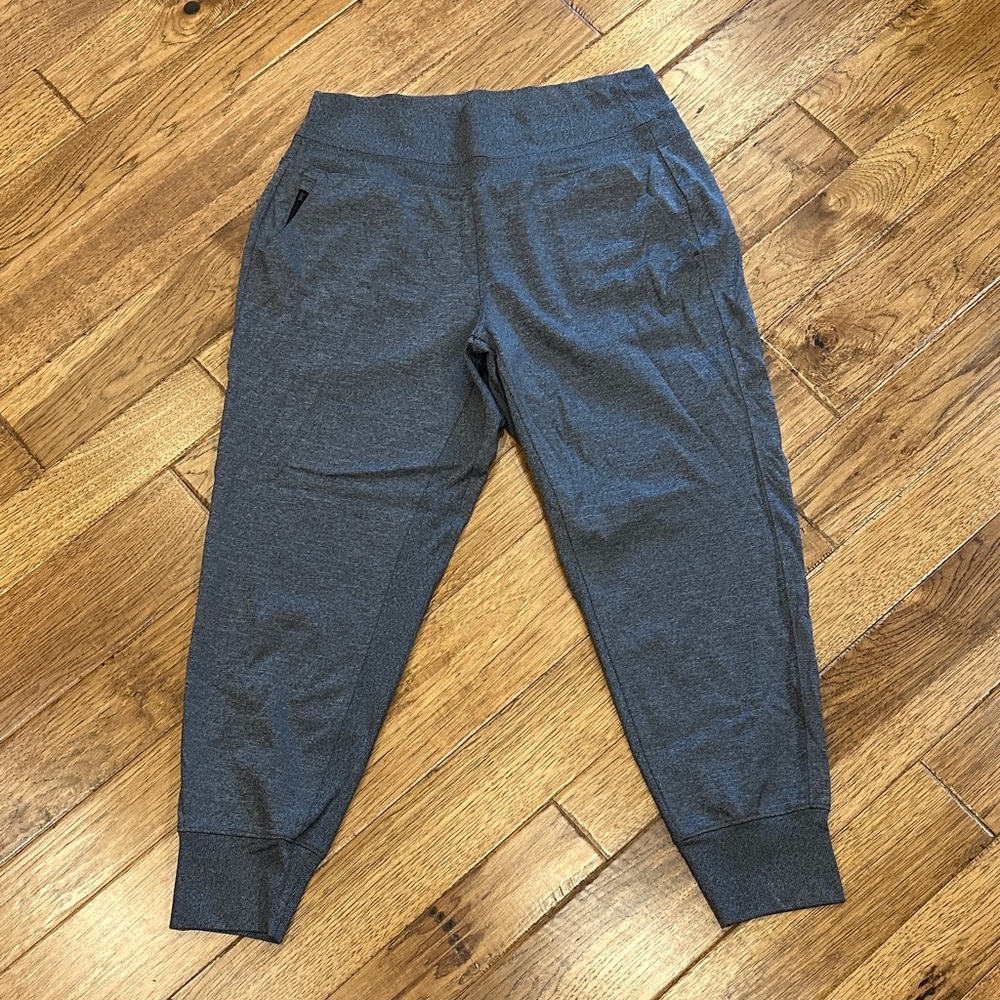 Athleta High Rise Venice Jogger
Pant in Heather Gray
